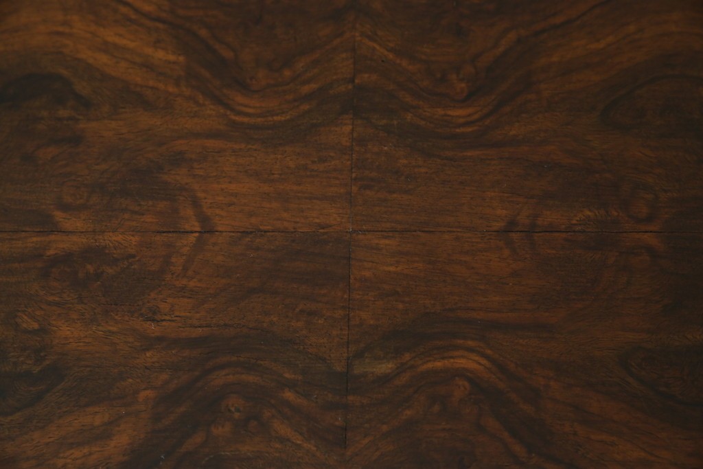 イギリスアンティーク　ウォルナット材の落ち着いた色味が素敵な猫脚コンソールデスク　(R-078971)