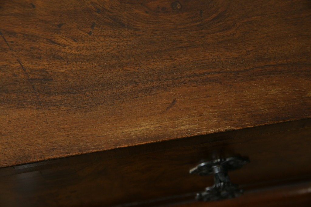 イギリスアンティーク　ウォルナット材の落ち着いた色味が素敵な猫脚コンソールデスク　(R-078971)