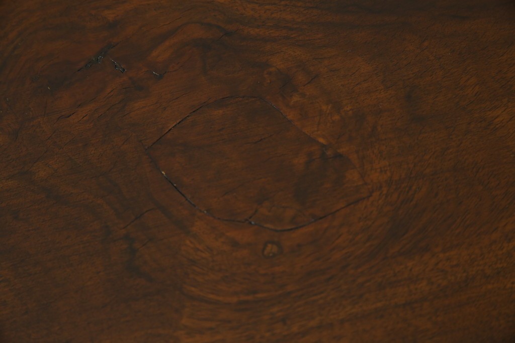 イギリスアンティーク　ウォルナット材の落ち着いた色味が素敵な猫脚コンソールデスク　(R-078971)