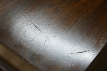 イギリスアンティーク　ウォルナット材の落ち着いた色味が素敵な猫脚コンソールデスク　(R-078971)