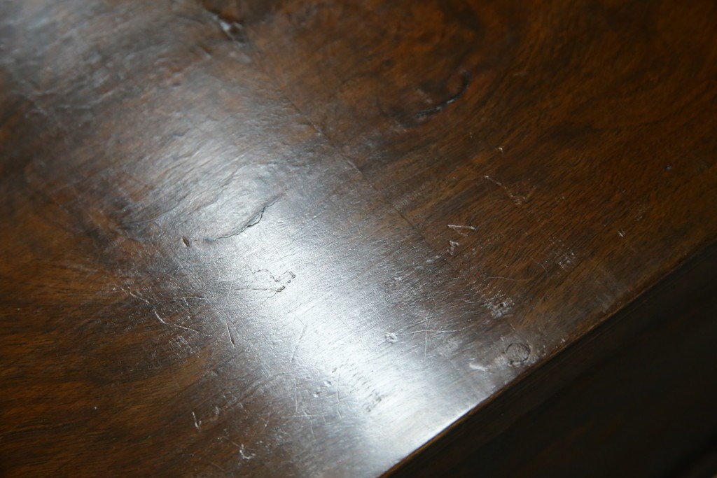 イギリスアンティーク　ウォルナット材の落ち着いた色味が素敵な猫脚コンソールデスク　(R-078971)