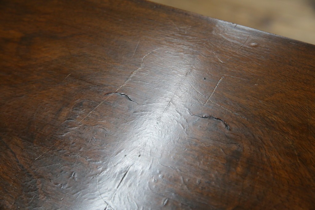 イギリスアンティーク　ウォルナット材の落ち着いた色味が素敵な猫脚コンソールデスク　(R-078971)