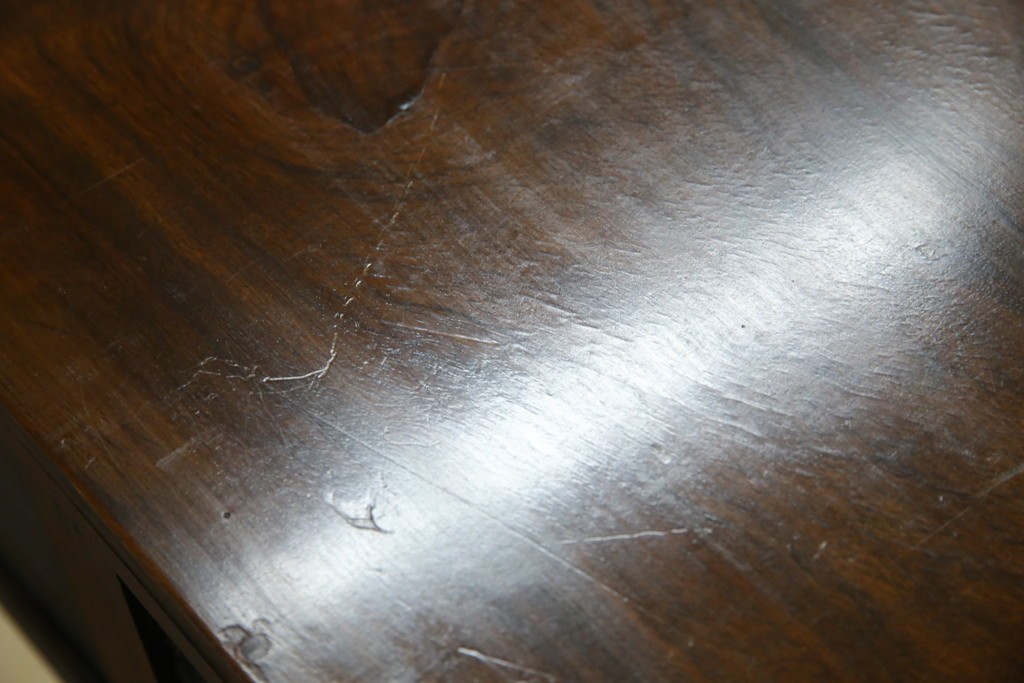 イギリスアンティーク　ウォルナット材の落ち着いた色味が素敵な猫脚コンソールデスク　(R-078971)