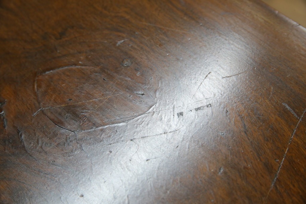 イギリスアンティーク　ウォルナット材の落ち着いた色味が素敵な猫脚コンソールデスク　(R-078971)