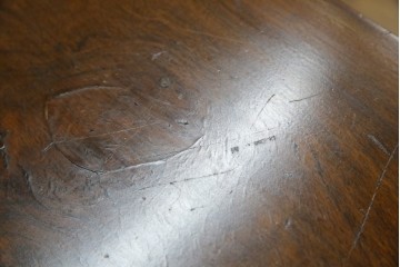 イギリスアンティーク　ウォルナット材の落ち着いた色味が素敵な猫脚コンソールデスク　(R-078971)