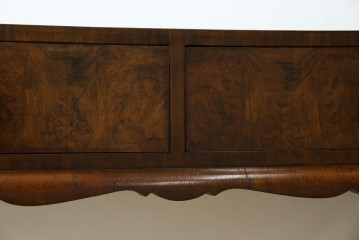 イギリスアンティーク　ウォルナット材の落ち着いた色味が素敵な猫脚コンソールデスク　(R-078971)