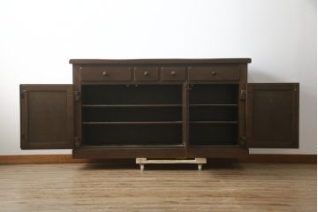 中古　美品　KASHIWA(柏木工)　オーク材　WILDERNESS(ウィルダネス)シリーズ　K139　自然な丸みを帯びた美しいフォルムが印象的なローボード(サイドボード、サイドキャビネット、戸棚、収納棚、食器棚)(定価約39万円)(R-078973)