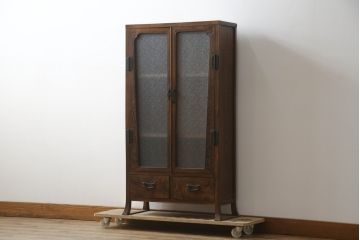 和製ビンテージ　指物工芸家具　李朝デザイン　前面桑(クワ)材　天板・側面キハダ材　可愛らしい装飾が遊び心をくすぐる小振りな収納棚(本箱、ブックケース、本棚、書棚、キャビネット、収納棚、戸棚、ヴィンテージ)(R-078975)