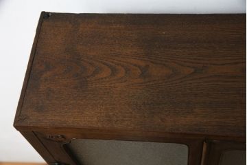 和製ビンテージ　指物工芸家具　李朝デザイン　前面桑(クワ)材　天板・側面キハダ材　可愛らしい装飾が遊び心をくすぐる小振りな収納棚(本箱、ブックケース、本棚、書棚、キャビネット、収納棚、戸棚、ヴィンテージ)(R-078975)