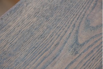 和製ビンテージ　指物工芸家具　李朝デザイン　前面桑(クワ)材　天板・側面キハダ材　可愛らしい装飾が遊び心をくすぐる小振りな収納棚　(R-078975)