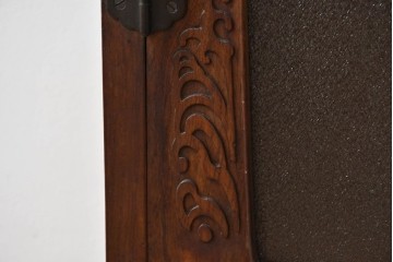 和製ビンテージ　指物工芸家具　李朝デザイン　前面桑(クワ)材　天板・側面キハダ材　可愛らしい装飾が遊び心をくすぐる小振りな収納棚　(R-078975)