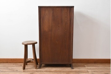 和製ビンテージ　指物工芸家具　李朝デザイン　前面桑(クワ)材　天板・側面キハダ材　可愛らしい装飾が遊び心をくすぐる小振りな収納棚　(R-078975)