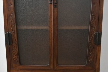 和製ビンテージ　指物工芸家具　李朝デザイン　前面桑(クワ)材　天板・側面キハダ材　可愛らしい装飾が遊び心をくすぐる小振りな収納棚　(R-078975)