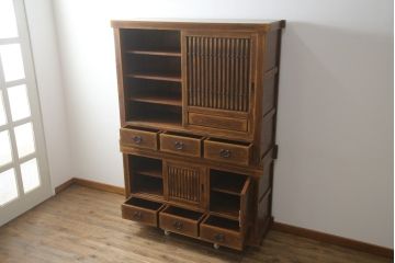 中古　高級品!!　ナラ材　上質な和の空間を演出するアンティーク調二段重ね水屋箪笥(食器棚、キャビネット、茶箪笥、収納棚、戸棚)(R-078976)