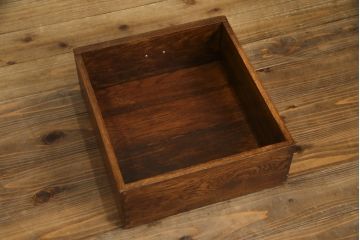 中古　高級品!!　ナラ材　上質な和の空間を演出するアンティーク調二段重ね水屋箪笥(食器棚、キャビネット、茶箪笥、収納棚、戸棚)(R-078976)