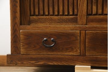 中古　高級品!!　ナラ材　上質な和の空間を演出するアンティーク調水屋箪笥サイドボード(食器棚、サイドキャビネット、茶箪笥、収納棚、戸棚)(R-078978)