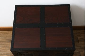 和製ビンテージ　総欅(ケヤキ)材　意匠を凝らした重厚な金具が魅力的な大型酒田船箪笥(掛硯型、懸硯型、舟箪笥、帳箱、帳場箪笥、時代タンス、小たんす、小物収納、ヴィンテージ)(R-078980)