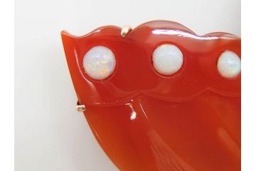 アンティーク　作家物　K10(10金)　瑪瑙(メノウ)　オパール　紅水晶(ローズクォーツ)　蝶　春の小　様々な宝石を使用した高級感ある帯留(ブローチ、帯留め、着物道具、和装小物、アクセサリー)(R-078988)　　