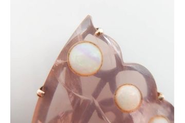 アンティーク　作家物　K10(10金)　瑪瑙(メノウ)　オパール　紅水晶(ローズクォーツ)　蝶　春の小　様々な宝石を使用した高級感ある帯留(ブローチ、帯留め、着物道具、和装小物、アクセサリー)(R-078988)　　