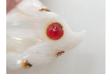 アンティーク　作家物　K10(10金)　瑪瑙(メノウ)　オパール　紅水晶(ローズクォーツ)　蝶　春の小　様々な宝石を使用した高級感ある帯留(ブローチ、帯留め、着物道具、和装小物、アクセサリー)(R-078988)　　