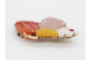 アンティーク　作家物　K10(10金)　瑪瑙(メノウ)　オパール　紅水晶(ローズクォーツ)　蝶　春の小　様々な宝石を使用した高級感ある帯留(ブローチ、帯留め、着物道具、和装小物、アクセサリー)(R-078988)　　