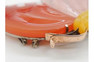 アンティーク　作家物　K10(10金)　瑪瑙(メノウ)　オパール　紅水晶(ローズクォーツ)　蝶　春の小　様々な宝石を使用した高級感ある帯留(ブローチ、帯留め、着物道具、和装小物、アクセサリー)(R-078988)　　