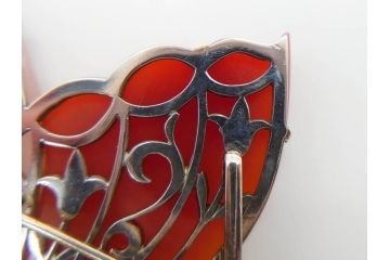 アンティーク　作家物　K10(10金)　瑪瑙(メノウ)　オパール　紅水晶(ローズクォーツ)　蝶　春の小　様々な宝石を使用した高級感ある帯留(ブローチ、帯留め、着物道具、和装小物、アクセサリー)(R-078988)　　
