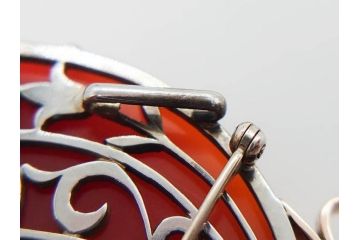 アンティーク　作家物　K10(10金)　瑪瑙(メノウ)　オパール　紅水晶(ローズクォーツ)　蝶　春の小　様々な宝石を使用した高級感ある帯留(ブローチ、帯留め、着物道具、和装小物、アクセサリー)(R-078988)　　