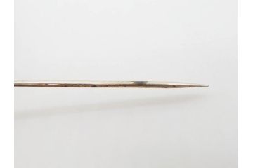 アンティーク　作家物　K10(10金)　瑪瑙(メノウ)　オパール　紅水晶(ローズクォーツ)　蝶　春の小　様々な宝石を使用した高級感ある帯留(ブローチ、帯留め、着物道具、和装小物、アクセサリー)(R-078988)　　