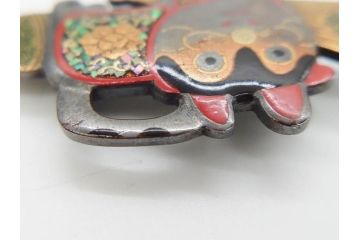 アンティーク　金工　螺鈿細工で装飾された華やかな犬張子の帯留(犬張り子、和装小物、着物道具、帯留め、狛犬、毬、扇子)(R-078990)