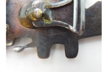 アンティーク　金工　螺鈿細工で装飾された華やかな犬張子の帯留(犬張り子、和装小物、着物道具、帯留め、狛犬、毬、扇子)(R-078990)