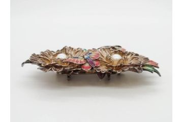 希少　アンティーク　金工　舞妓用　パール(真珠)　鮮やかな蝶と繊細な花の細工が目を引く豪華な帯留(ぽっちり、帯留め、着物道具、和装小物、アクセサリー、ブローチ、ケース付き)(R-078991)