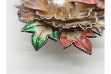 希少　アンティーク　金工　舞妓用　パール(真珠)　鮮やかな蝶と繊細な花の細工が目を引く豪華な帯留(ぽっちり、帯留め、着物道具、和装小物、アクセサリー、ブローチ、ケース付き)(R-078991)