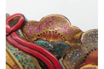 アンティーク　梅に扇　鼈甲(ベッコウ)　螺鈿　繊細な吉祥文様が魅力の帯留(帯留め、着物道具、和装小物、ブローチ、アクセサリー、扇子、べっ甲、ケース付き)(R-078992)