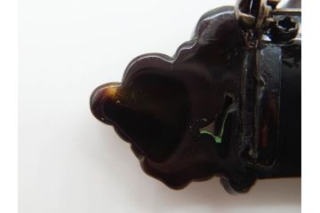 アンティーク　梅に扇　鼈甲(ベッコウ)　螺鈿　繊細な吉祥文様が魅力の帯留(帯留め、着物道具、和装小物、ブローチ、アクセサリー、扇子、べっ甲、ケース付き)(R-078992)