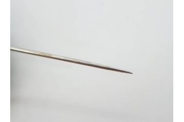 アンティーク　作家物　緑石　彫刻　オパール　匠の技を感じられる上品な帯留(帯留め、葡萄、ぶどう、玉石?、着物道具、和装小物、アクセサリー、ブローチ、ケース付き)(R-078993)