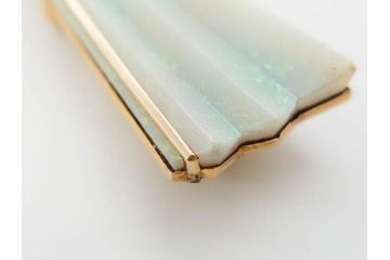 アンティーク　京都巴　K18(18金)　扇型　オパールの輝きが際立つ帯留・帯締めセット(帯留め、扇子、着物道具、和装小物、アクセサリー、ケース付き)(R-078994)