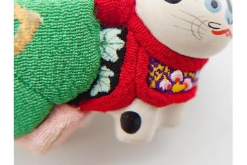 アンティーク　木目込　奴と犬　細部まで丁寧に作られた可愛らしい帯留・帯締めセット(木目込み、犬張子、奴さん、犬張り子、やっこさん、ブローチ、帯留め、春山、正月、着物道具、和装小物、アクセサリー、ケース付き)(R-078995)