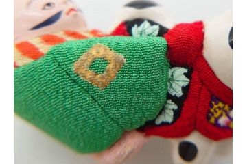 アンティーク　木目込　奴と犬　細部まで丁寧に作られた可愛らしい帯留・帯締めセット(木目込み、犬張子、奴さん、犬張り子、やっこさん、ブローチ、帯留め、春山、正月、着物道具、和装小物、アクセサリー、ケース付き)(R-078995)