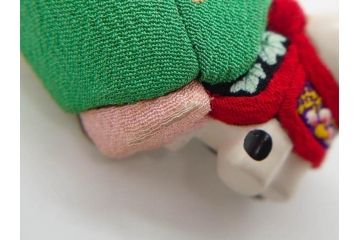 アンティーク　木目込　奴と犬　細部まで丁寧に作られた可愛らしい帯留・帯締めセット(木目込み、犬張子、奴さん、犬張り子、やっこさん、ブローチ、帯留め、春山、正月、着物道具、和装小物、アクセサリー、ケース付き)(R-078995)