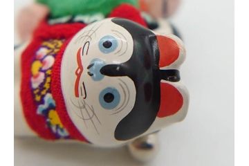 アンティーク　木目込　奴と犬　細部まで丁寧に作られた可愛らしい帯留・帯締めセット(木目込み、犬張子、奴さん、犬張り子、やっこさん、ブローチ、帯留め、春山、正月、着物道具、和装小物、アクセサリー、ケース付き)(R-078995)