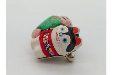 アンティーク　木目込　奴と犬　細部まで丁寧に作られた可愛らしい帯留・帯締めセット(木目込み、犬張子、奴さん、犬張り子、やっこさん、ブローチ、帯留め、春山、正月、着物道具、和装小物、アクセサリー、ケース付き)(R-078995)