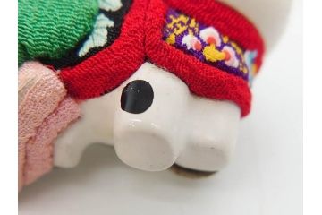 アンティーク　木目込　奴と犬　細部まで丁寧に作られた可愛らしい帯留・帯締めセット(木目込み、犬張子、奴さん、犬張り子、やっこさん、ブローチ、帯留め、春山、正月、着物道具、和装小物、アクセサリー、ケース付き)(R-078995)