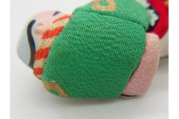 アンティーク　木目込　奴と犬　細部まで丁寧に作られた可愛らしい帯留・帯締めセット(木目込み、犬張子、奴さん、犬張り子、やっこさん、ブローチ、帯留め、春山、正月、着物道具、和装小物、アクセサリー、ケース付き)(R-078995)