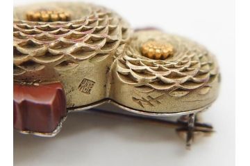 アンティーク　彫金　緻密に彫られた和のデザインが見事な帯留4点セット(在銘作家物、弘光、菊、花、撫子、なでしこ、鶴、ツル、鳥、兜、ブローチ、着物道具、和装小物、アクセサリー)(R-078996)