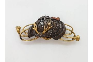 アンティーク　彫金　緻密に彫られた和のデザインが見事な帯留4点セット(在銘作家物、弘光、菊、花、撫子、なでしこ、鶴、ツル、鳥、兜、ブローチ、着物道具、和装小物、アクセサリー)(R-078996)