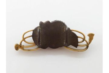アンティーク　彫金　緻密に彫られた和のデザインが見事な帯留4点セット(在銘作家物、弘光、菊、花、撫子、なでしこ、鶴、ツル、鳥、兜、ブローチ、着物道具、和装小物、アクセサリー)(R-078996)