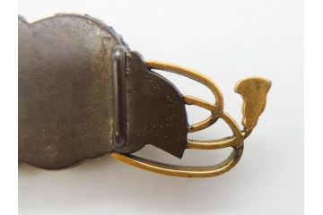 アンティーク　彫金　緻密に彫られた和のデザインが見事な帯留4点セット(在銘作家物、弘光、菊、花、撫子、なでしこ、鶴、ツル、鳥、兜、ブローチ、着物道具、和装小物、アクセサリー)(R-078996)