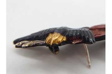 アンティーク　彫金　緻密に彫られた和のデザインが見事な帯留4点セット(在銘作家物、弘光、菊、花、撫子、なでしこ、鶴、ツル、鳥、兜、ブローチ、着物道具、和装小物、アクセサリー)(R-078996)