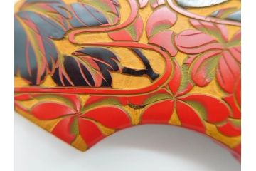 アンティーク　漆器　彫刻　様々なテイストの花のデザインが楽しめる帯留3点セット(在銘作家物、ブローチ、貝合せ、扇子、扇面、牡丹、菖蒲、帯留め、着物道具、和装小物、アクセサリー)(R-078997)